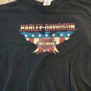 2 Harley Davidson tshirts.